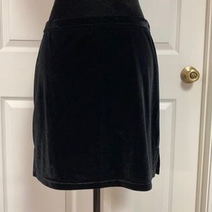 No boundaries blk velvet skirt. Medium